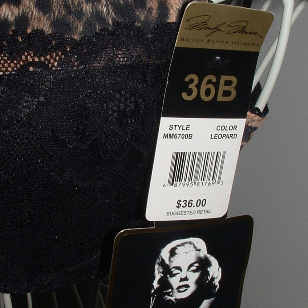 Marilyn Monroe intimidates bra pantie set - Picture 12 of 13